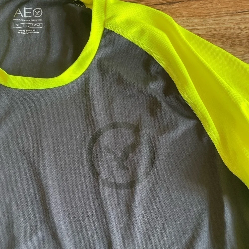 American Eagle Outfitters Men's Gray and Neon Yellow Shirt